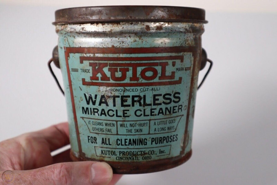 The Kutol wall cleaner, the predecessor of Play-Doh's arts and crafts material