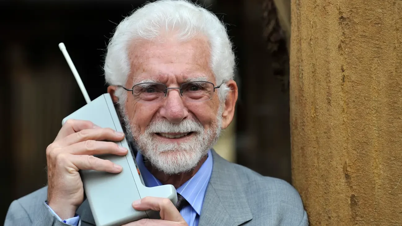 Martin Cooper, the man who made the first mobile phone call